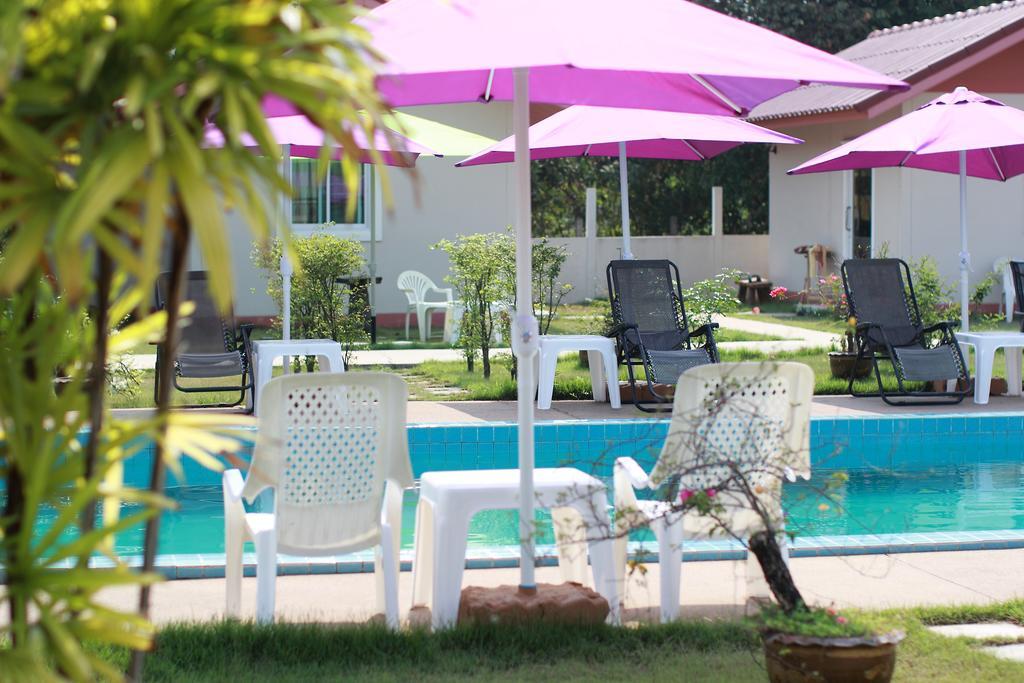Moon River Resort Ubon Ratchathani Buitenkant foto