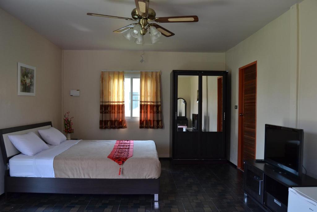 Moon River Resort Ubon Ratchathani Buitenkant foto