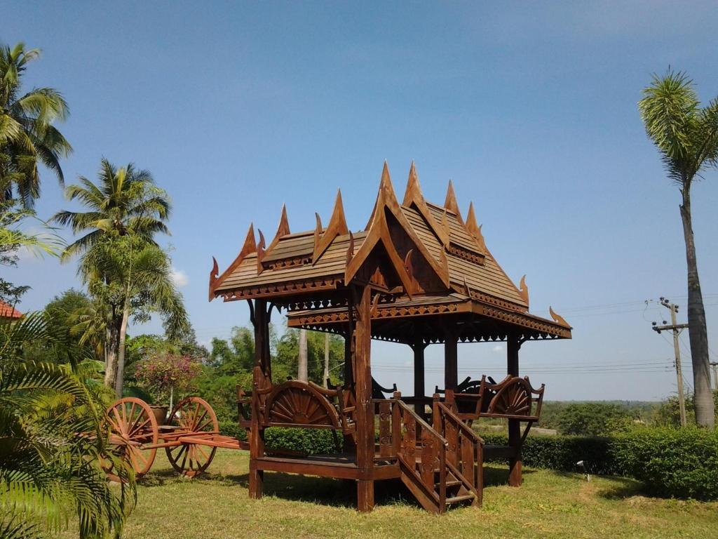 Moon River Resort Ubon Ratchathani Buitenkant foto