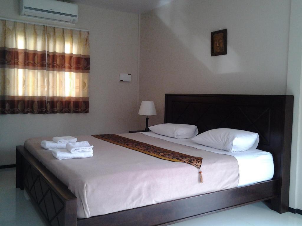 Moon River Resort Ubon Ratchathani Buitenkant foto